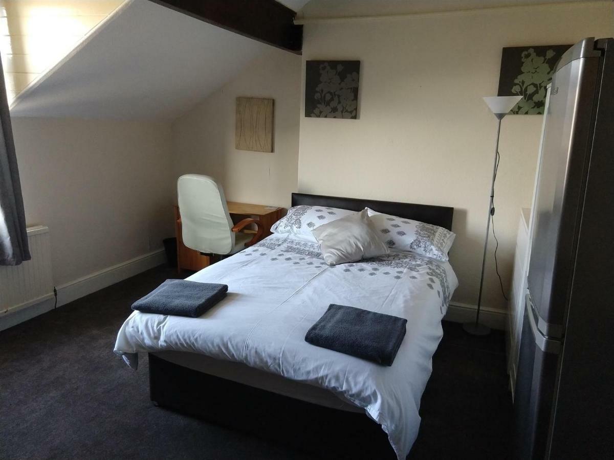 John St Town House - Self Catering - Guesthouse Style - Great Value Family And Double Rooms Workington Exterior photo